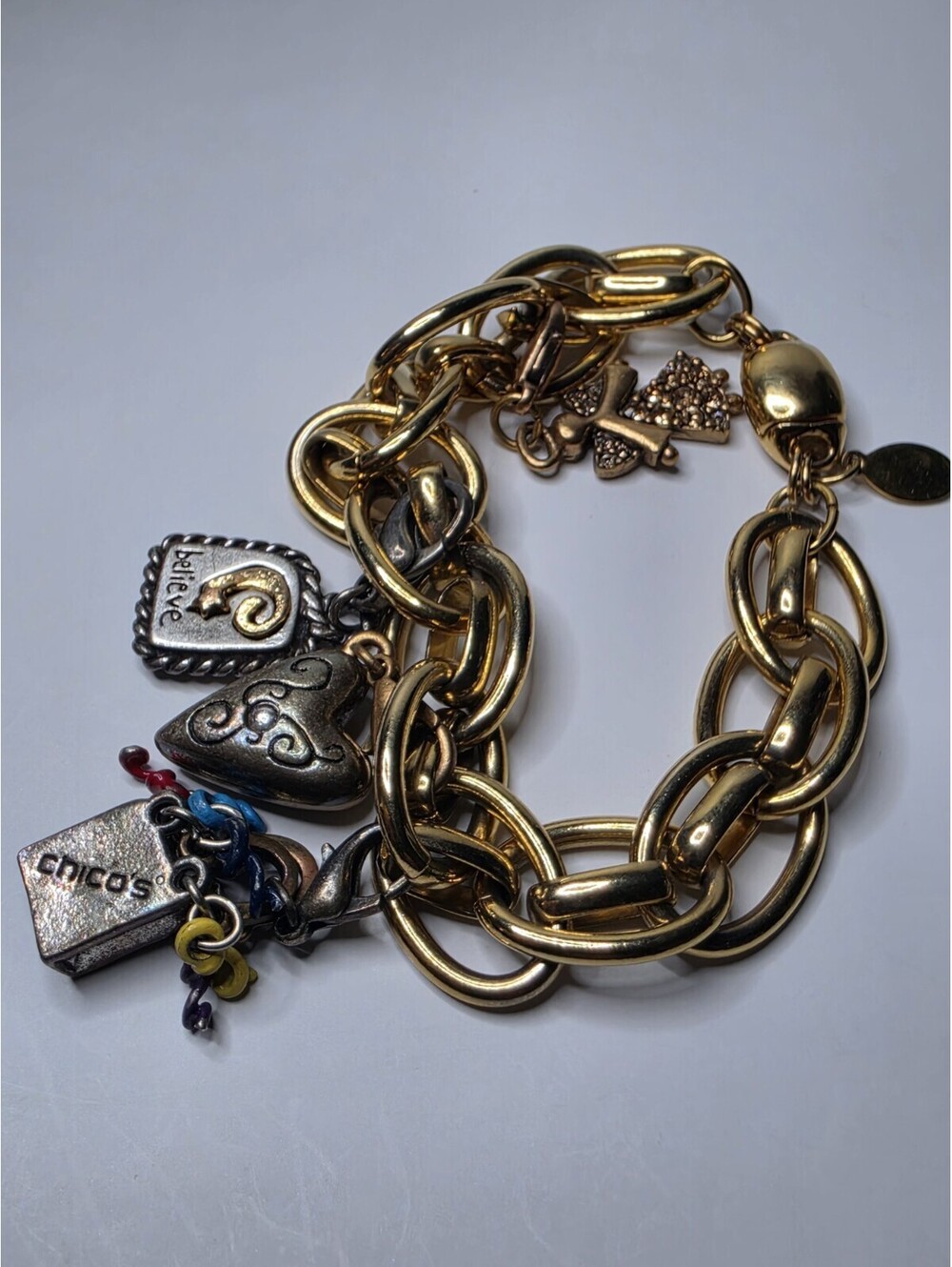 CHICOS Hanging Charm Dangle Bracelet Gold Tone magnet strong snap.